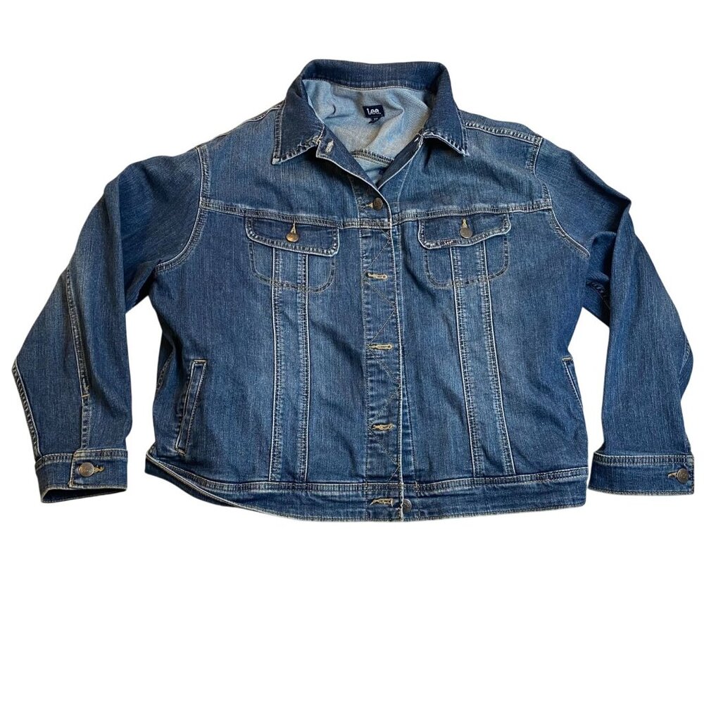 Lee Women's Denim Jacket XXL Classic Fit Medium Wash Blue Button Up Collared